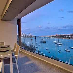 Sea Front Spacious Valletta Views Appartement Sliema